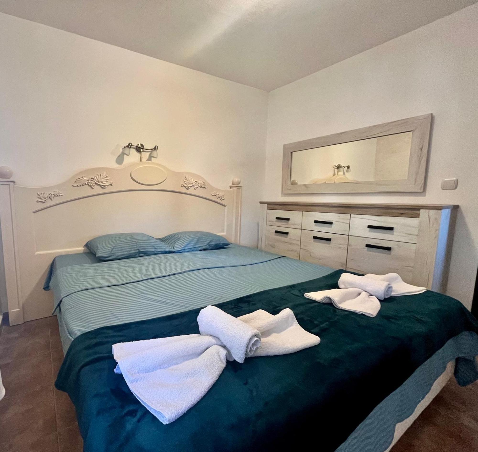 Apartments Obradovic Krasići Zewnętrze zdjęcie
