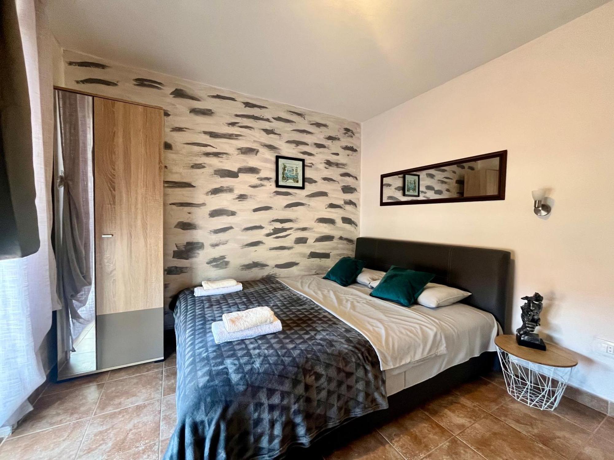 Apartments Obradovic Krasići Zewnętrze zdjęcie